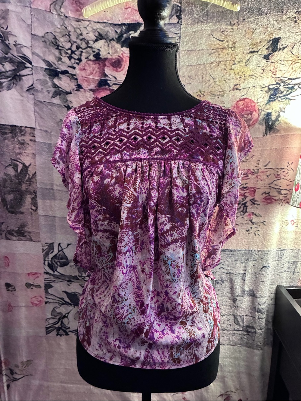 Women’s Pink Lace-Yoke Flutter Sleeve Top
